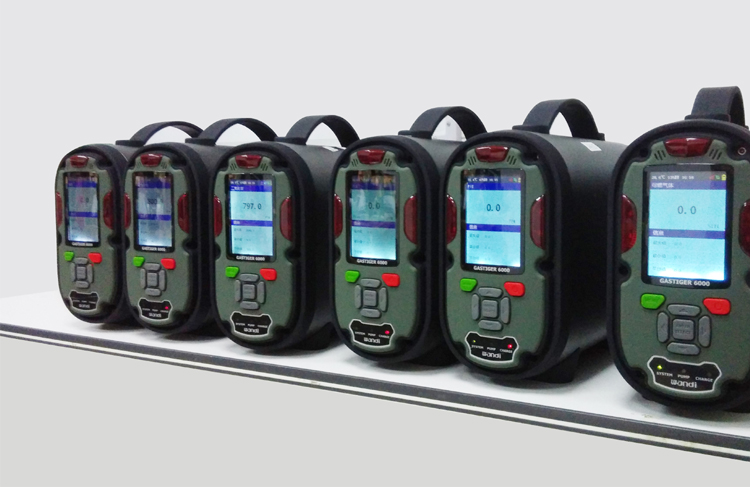 復(fù)合氣體監(jiān)測(cè)儀 復(fù)合氣體監(jiān)測(cè)儀